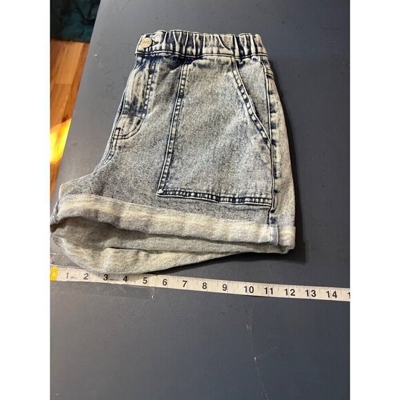 Wild Fable Womens  Acid Wash Denim Shorts Medium  Elastic Waist Summer Stretch - Picture 7 of 8